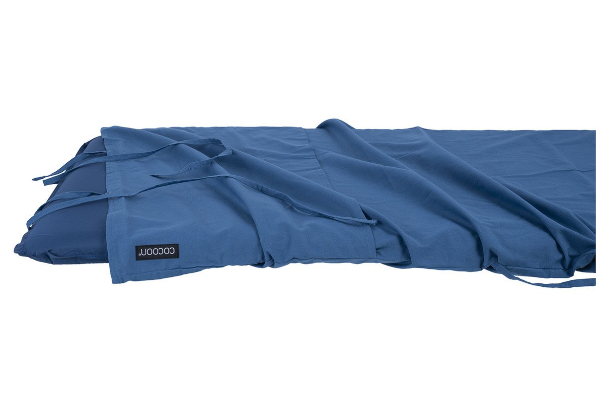 Cocoon obal na spací podložku Pad Cover petrol 196mm – srolovaný potah připravený do batohu