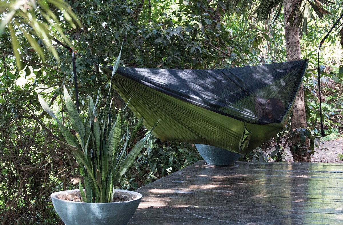 Cocoon hamaka Ultralight Mosquito Net Hammock olive green – hamaka s moskytiérou v tropech