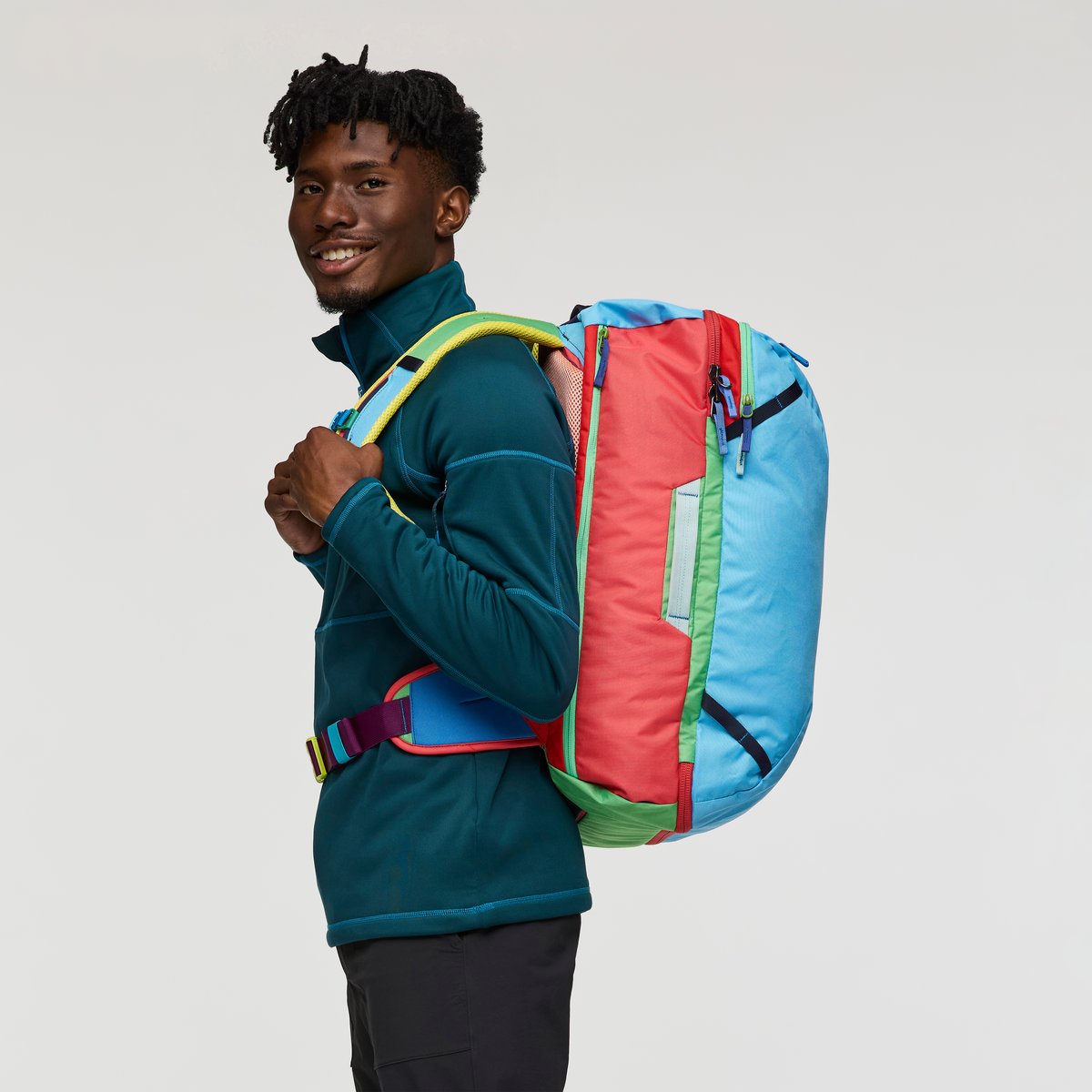 Cotopaxi Allpa 42l Travel Pack Del Dia Violet/Blue/Green – batoh Allpa 42 l Del Día na zádech
