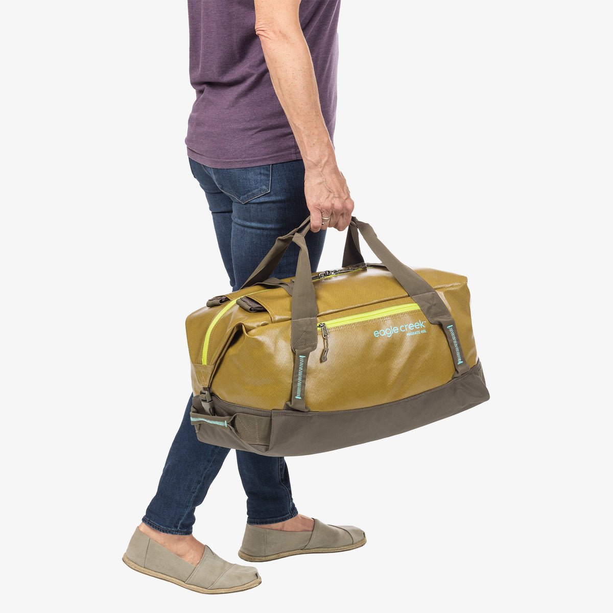 Eagle Creek taška/batoh Migrate Duffel 40l field brown – taška nesená jako batoh na nádraží