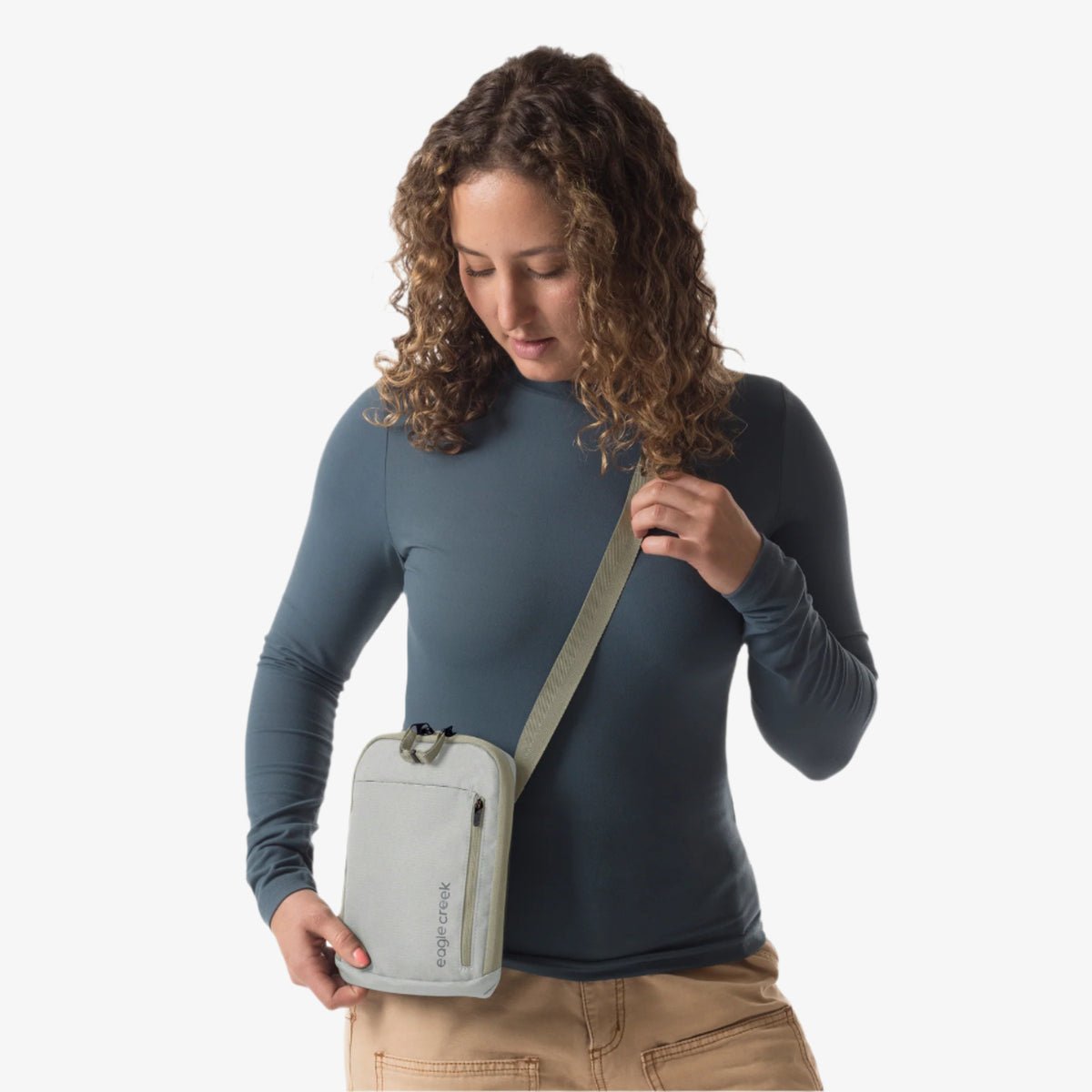 Eagle Creek taška Stash RFID Crossbody Bag storm grey – taška nošená křížem přes tělo