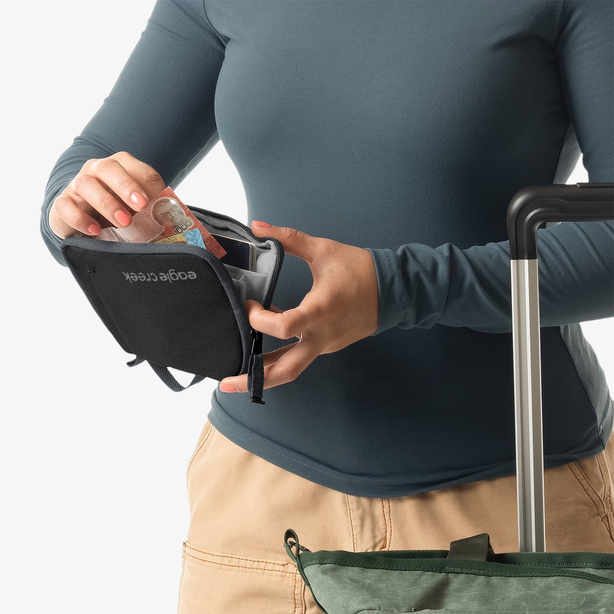 Eagle Creek peněženka Stash RFID Passport Wallet black – peněženka s pasem a palubenkou