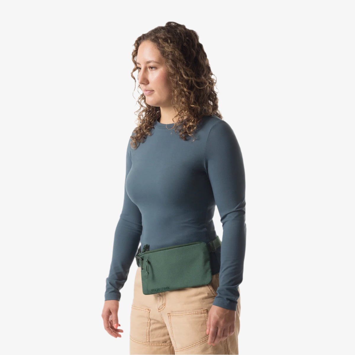 Eagle Creek taška Stash RFID Sling Bag grass green – taška nošená pod bundou