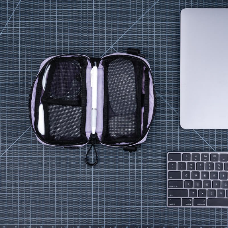 Wandrd pouzdro Tech Bag Small uyuni purple – detail