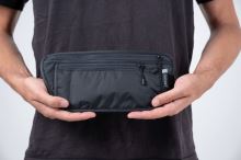 Cocoon ledvinka Travel Waist Wallet RFID phantom black (8)