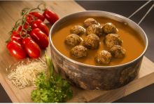 Adventure Menu masové koule s basmati a rajskou 400g (1)