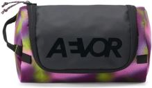 Aevor toaletní taška Wash Pack Proof psychedelic slush Aevor toaletní taška Wash Pack Proof psychedelic slush
