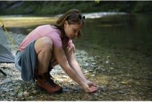 Cocoon cestovní ručník Lyocell Travel Towel deep ocean (10)