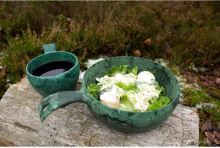 Kupilka dárková sada Kuksa hrnek 210ml a miska 550ml conifer (1)