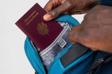 Pacsafe Metrosafe LS100 Crossbody econyl® tidal teal taška přes rameno (13)