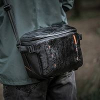 PGYTECH fotobrašna OneMo Sling 7l space black (8)