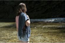 Cocoon cestovní ručník Lyocell Travel Towel deep ocean (11)