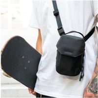 Wandrd taška přes rameno X1 Cross Body Bag black (7)