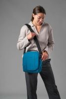 Pacsafe Metrosafe LS200 Crossbody econyl® tidal teal bezpečnostní taška (14)